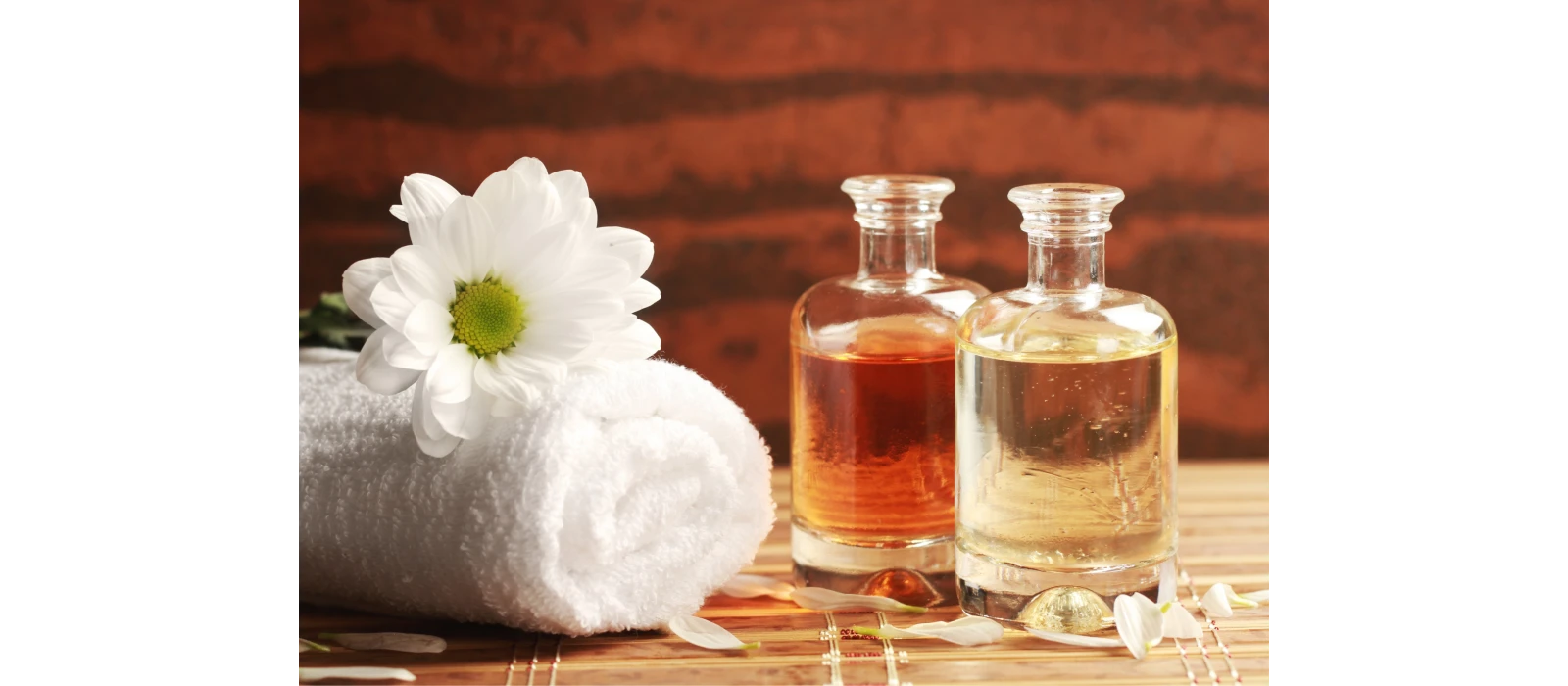 Deep Tissue Massage vs Acupressure: Which Works Best for Pain Relief? 